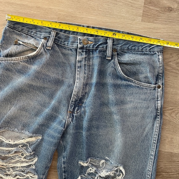 Wrangler Womens Jeans Sz 36x29 High Waist Distressed Denim - Picture 10 of 15